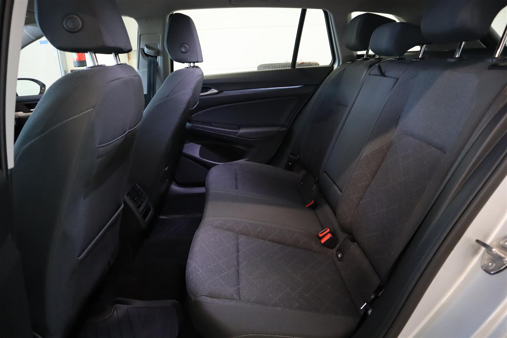 VOLKSWAGEN Golf 2024