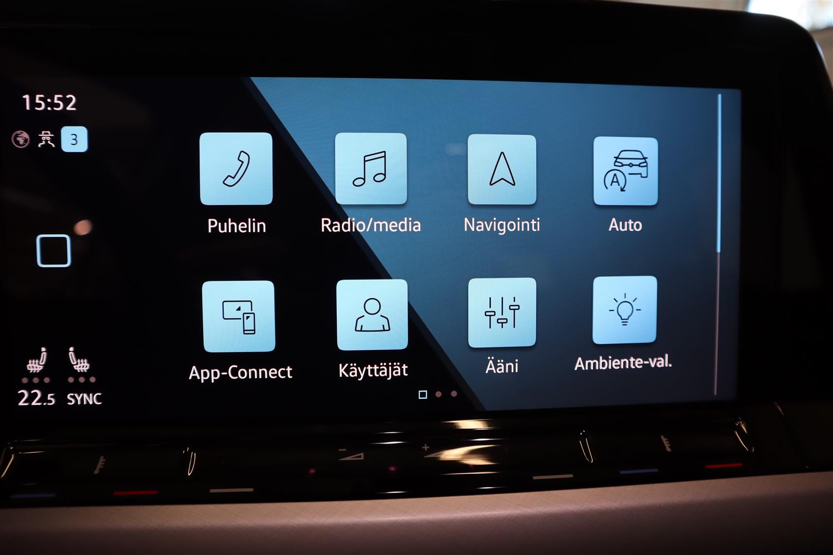 VOLKSWAGEN Golf 2024