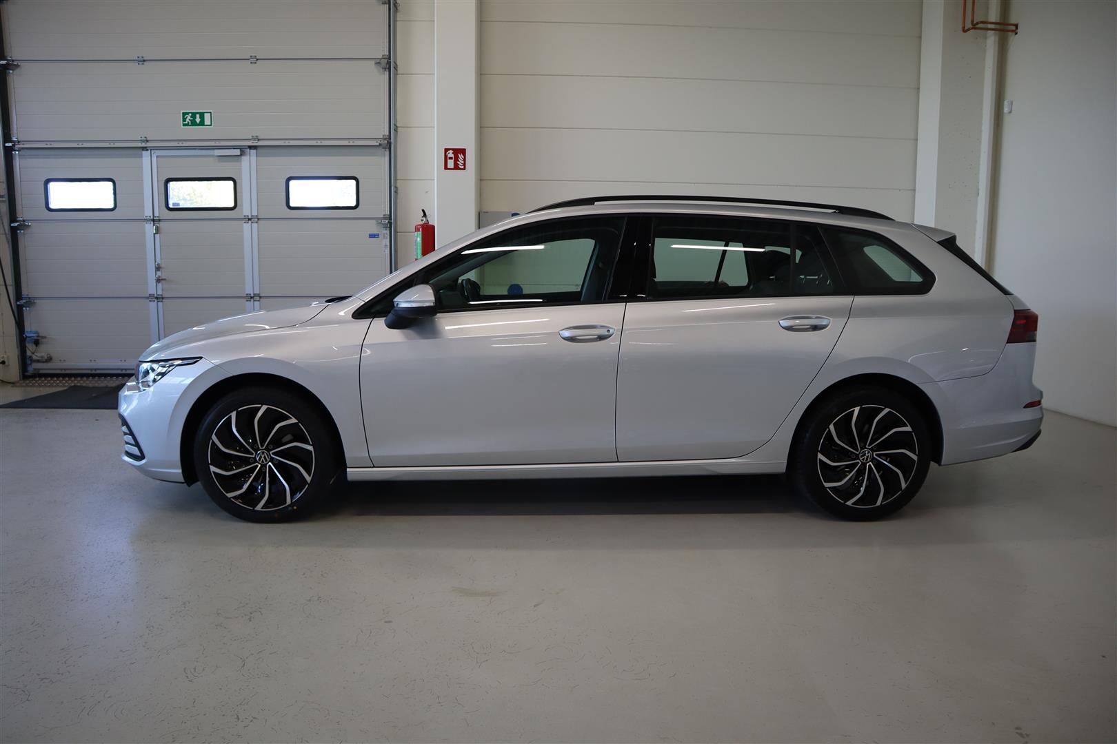 VOLKSWAGEN Golf 2024