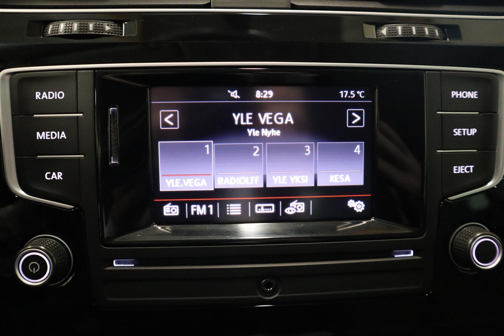 VOLKSWAGEN Golf 2016