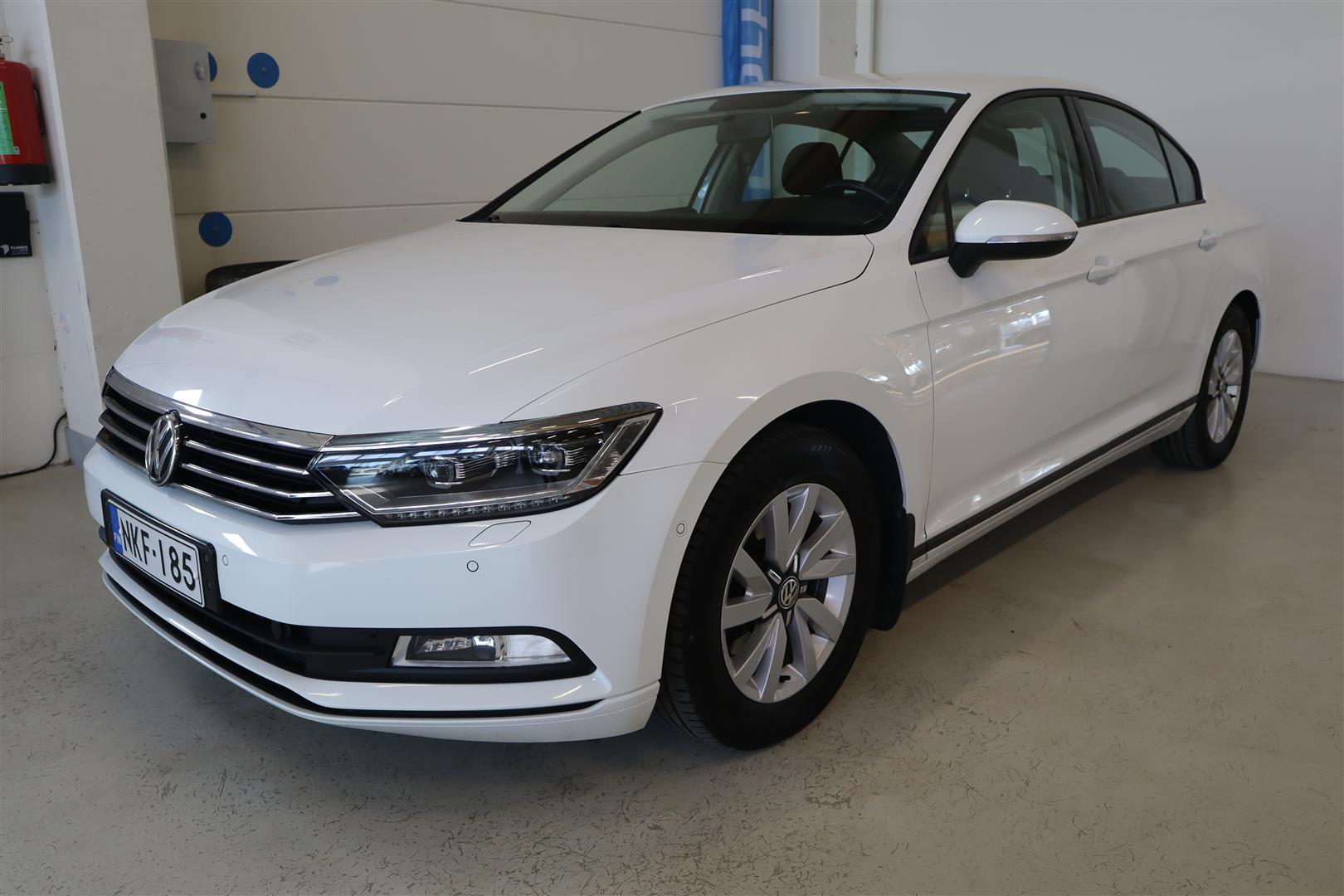 VOLKSWAGEN Passat 2016