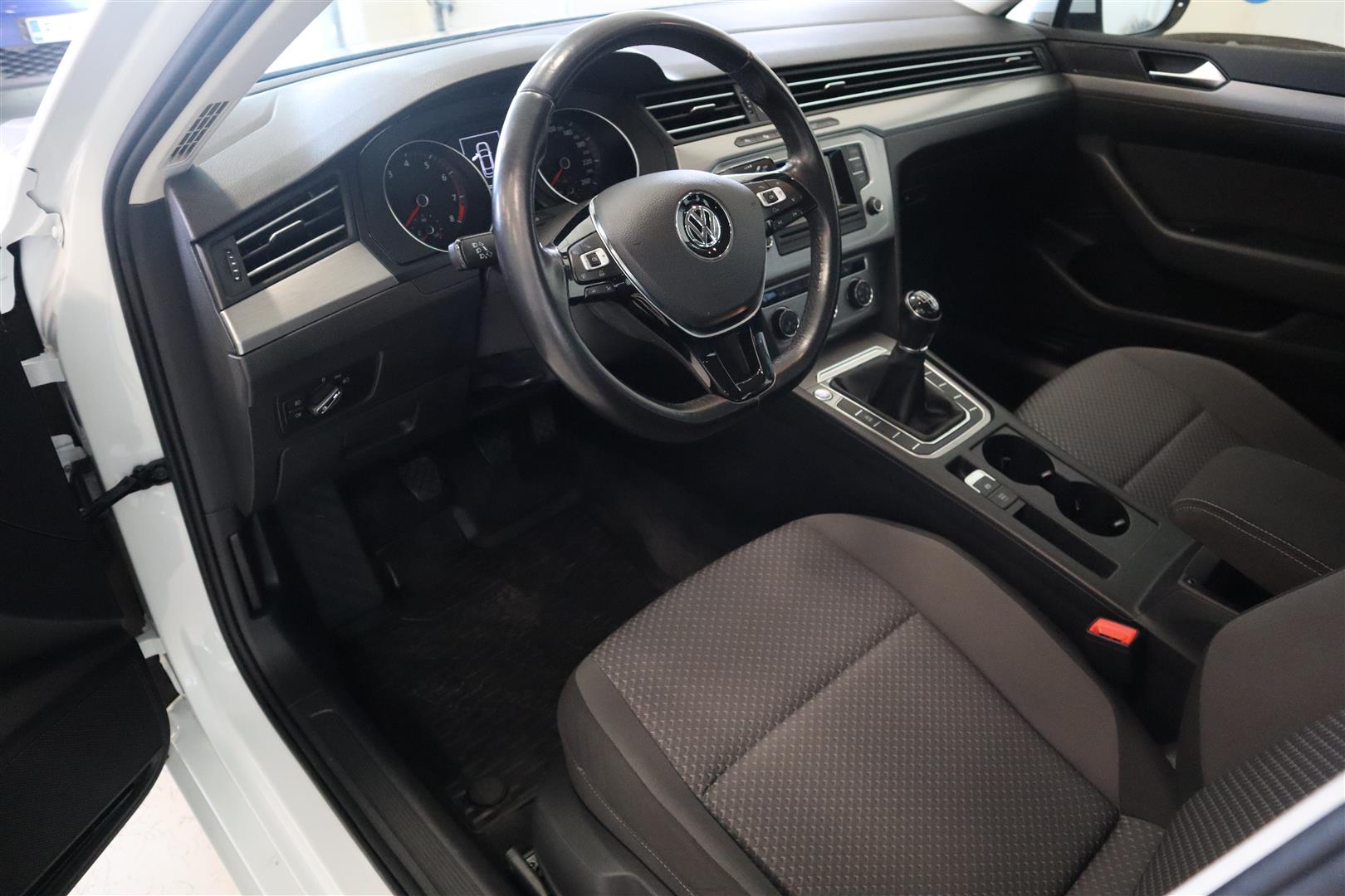 VOLKSWAGEN Passat 2016