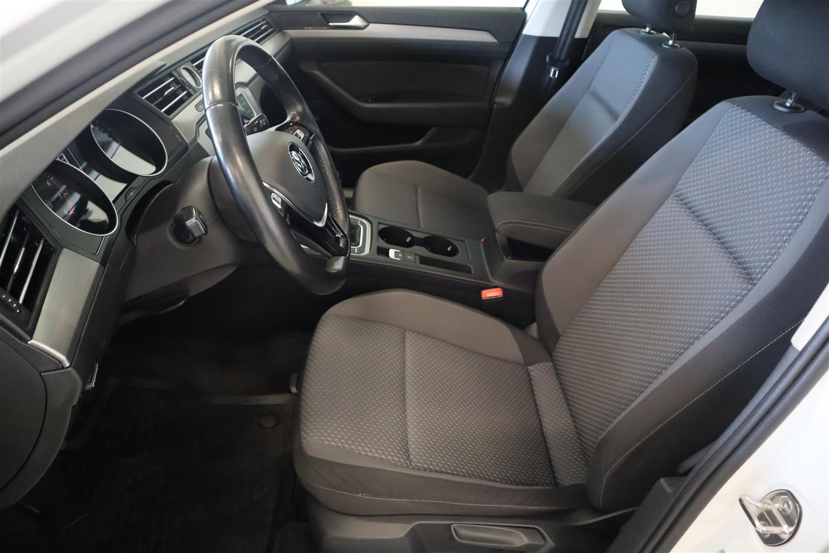 VOLKSWAGEN Passat 2016