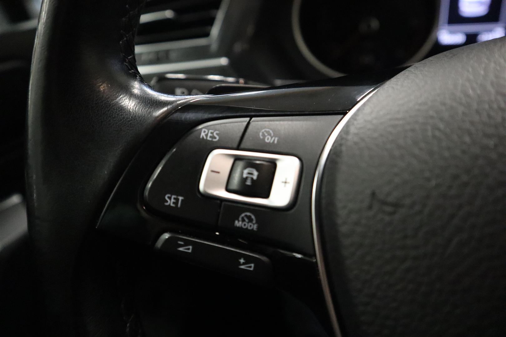 VOLKSWAGEN Tiguan 2016