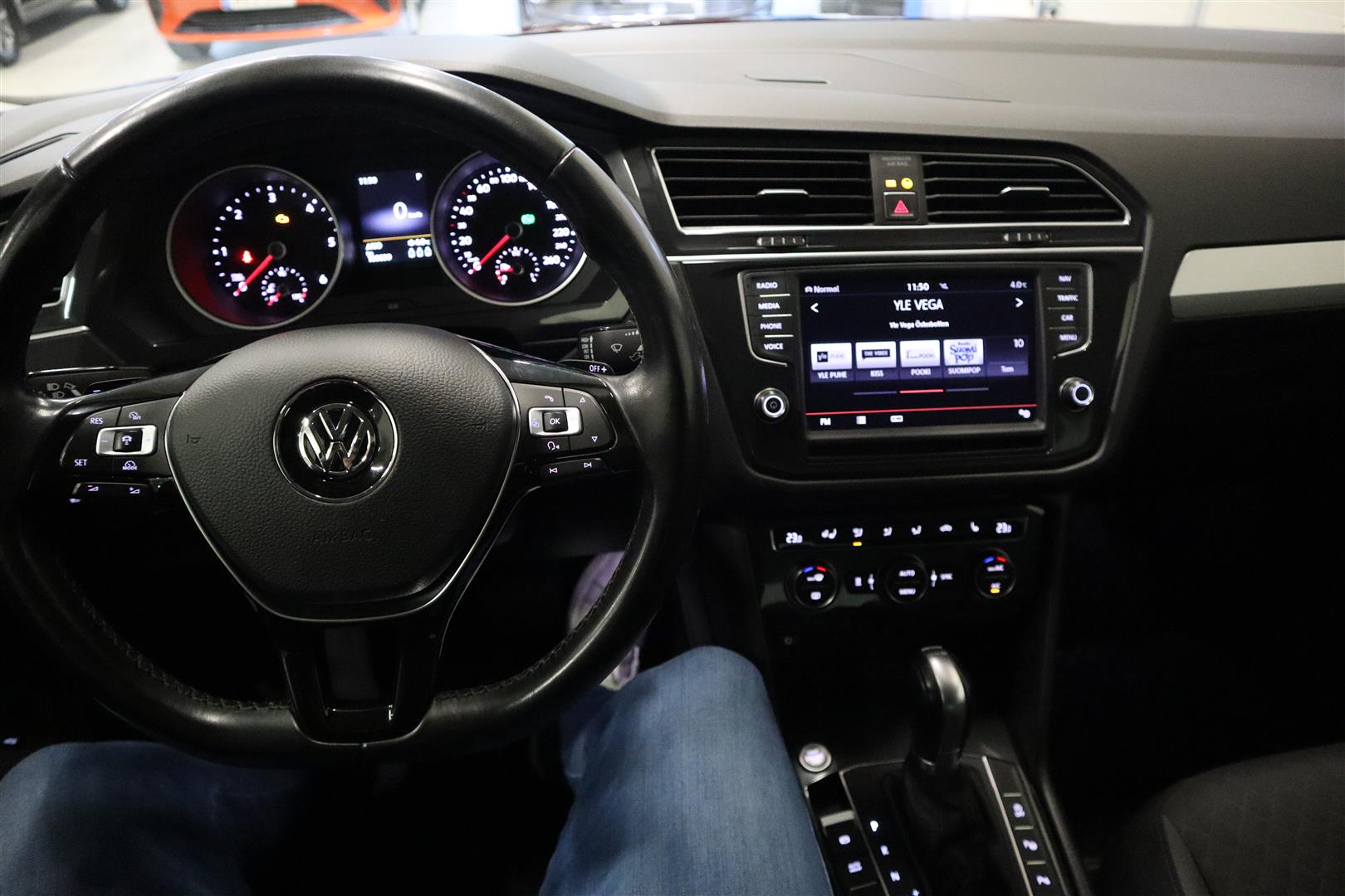 VOLKSWAGEN Tiguan 2016