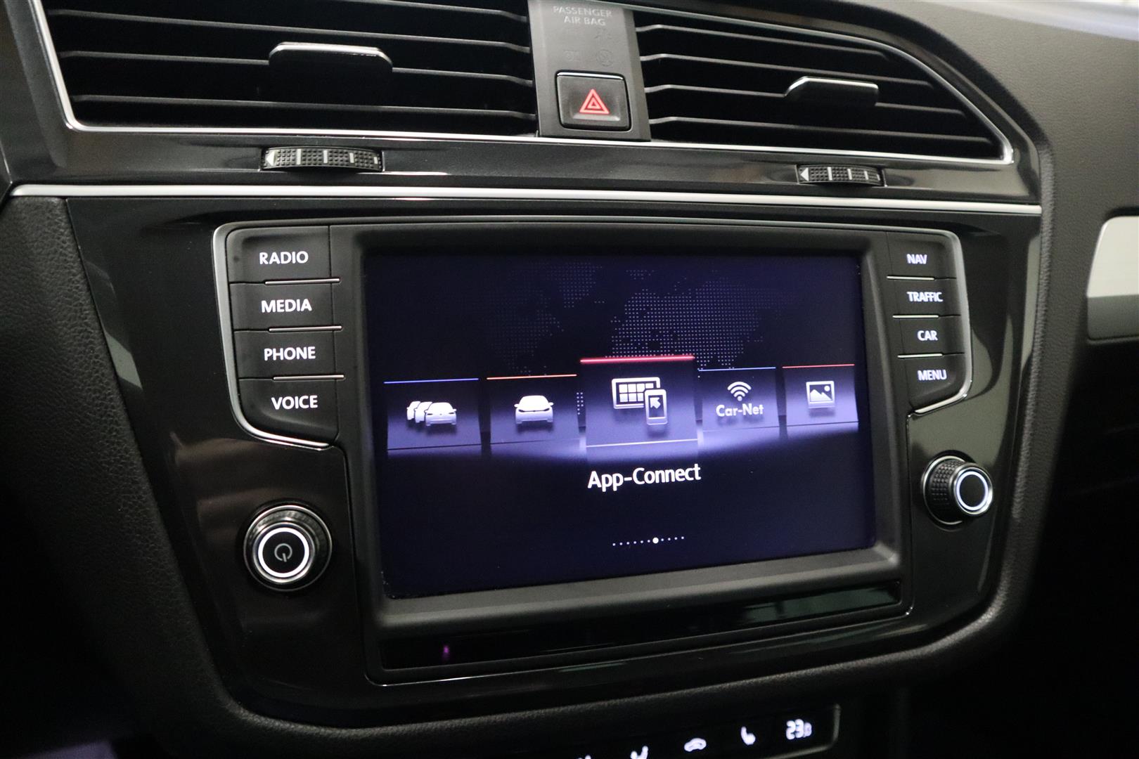 VOLKSWAGEN Tiguan 2016