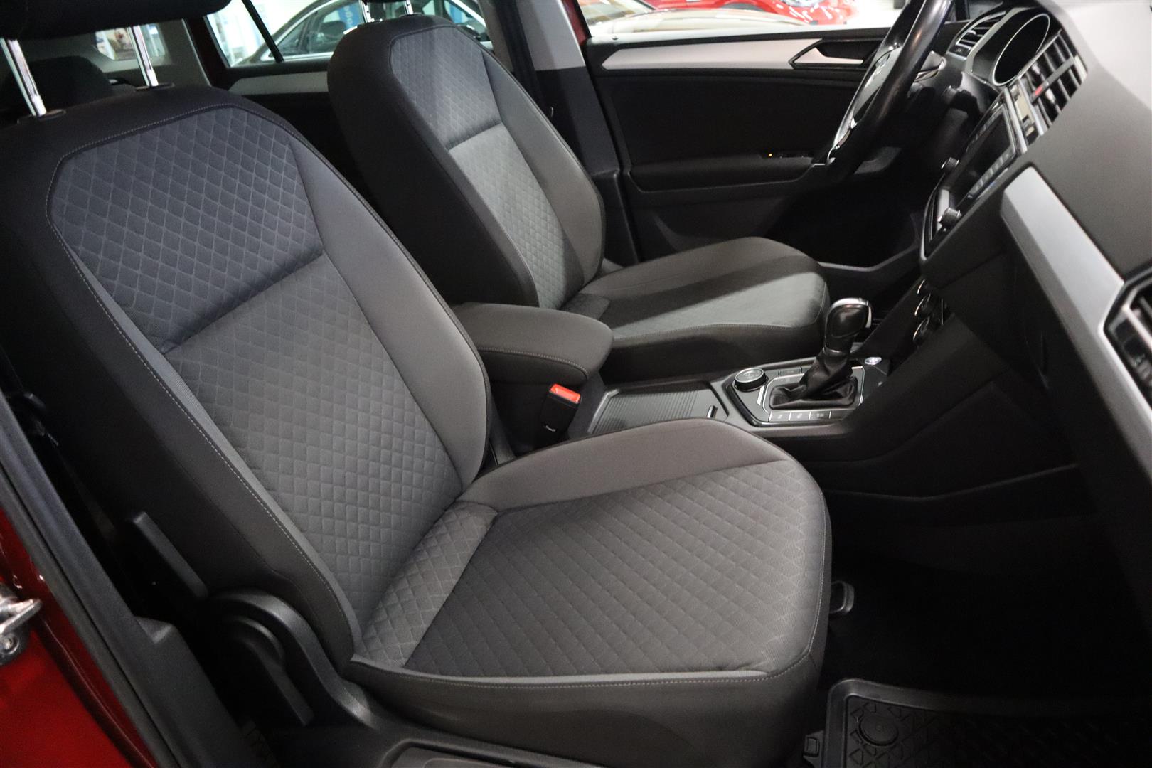 VOLKSWAGEN Tiguan 2016