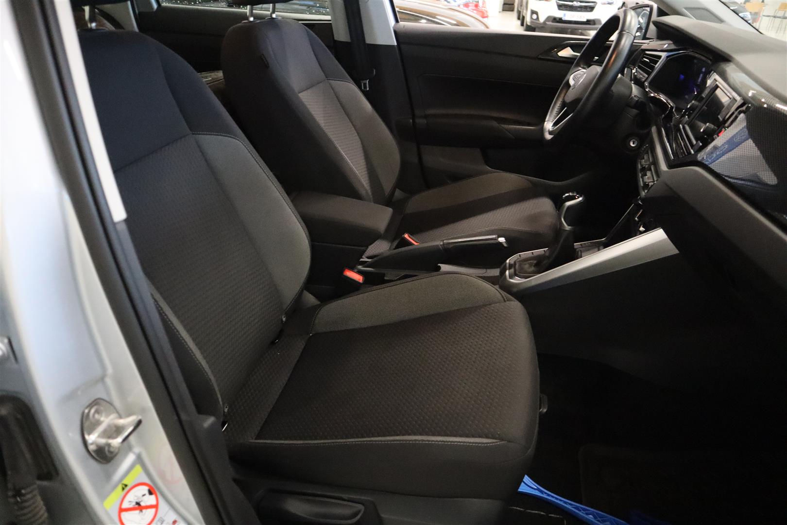 VOLKSWAGEN Polo 2023