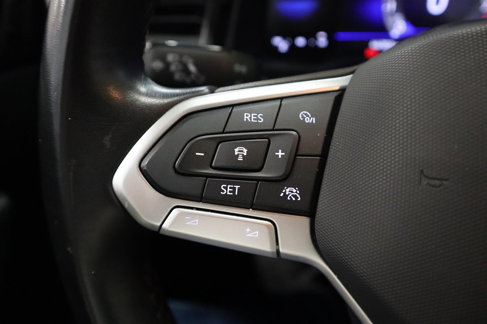 VOLKSWAGEN Polo 2023