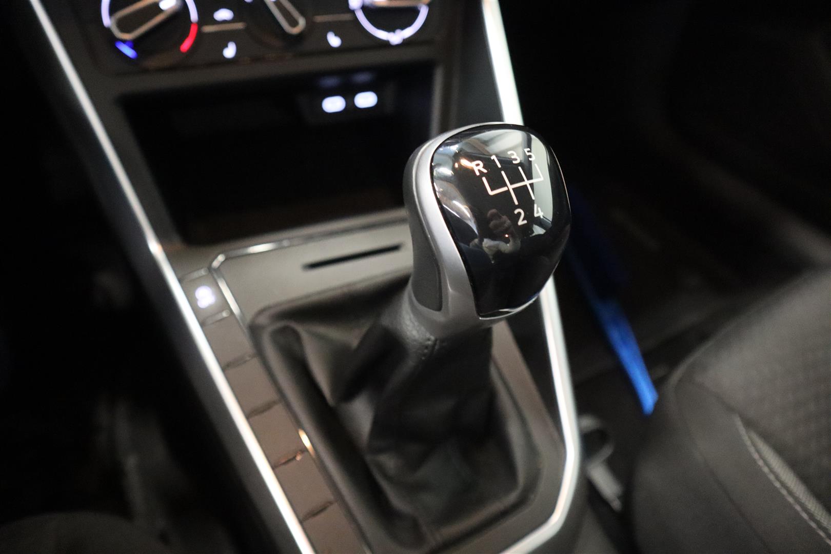 VOLKSWAGEN Polo 2023