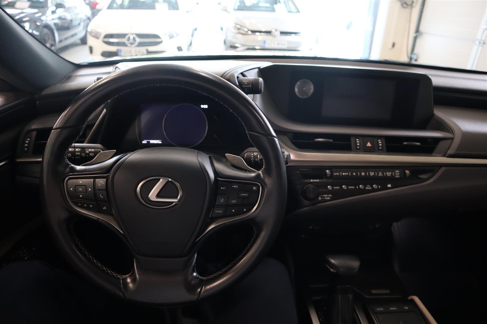LEXUS ES 2020