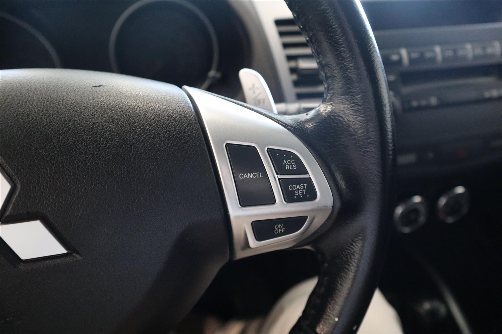 MITSUBISHI Outlander 2012