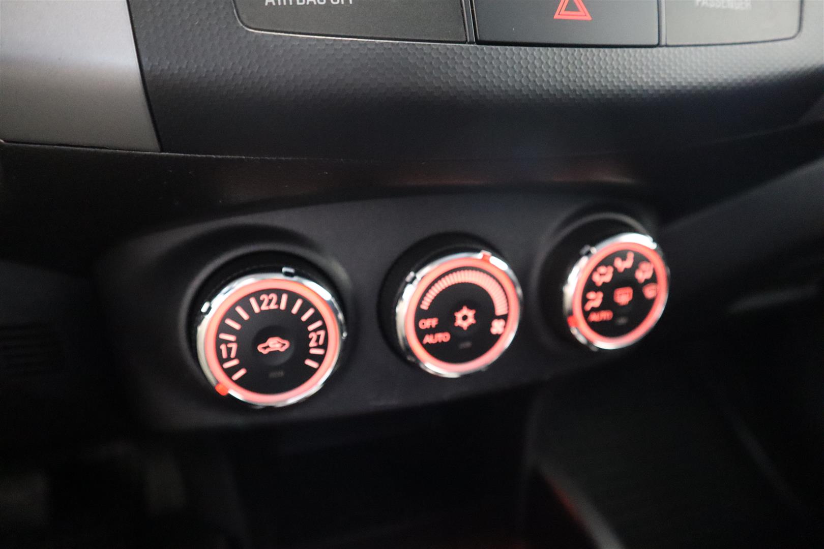 MITSUBISHI Outlander 2012