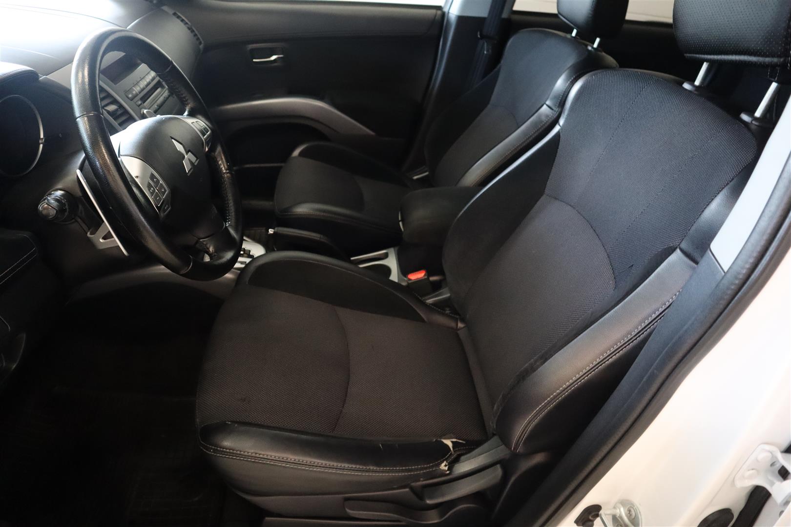 MITSUBISHI Outlander 2012