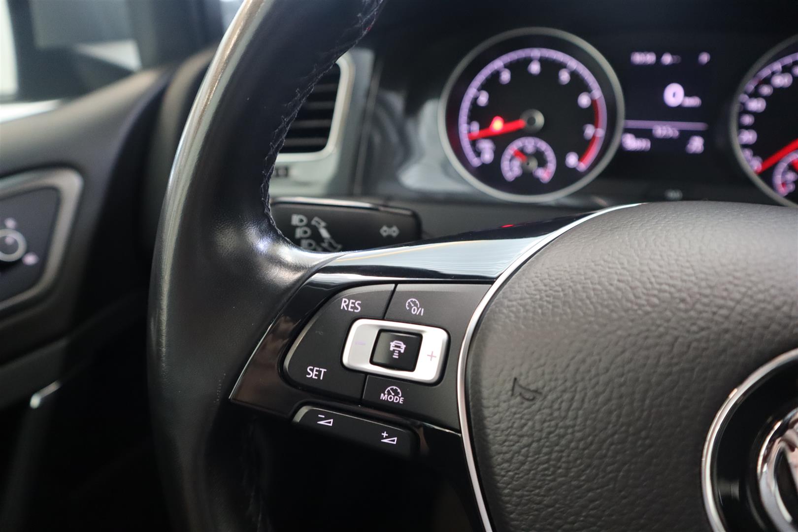 VOLKSWAGEN Golf 2017