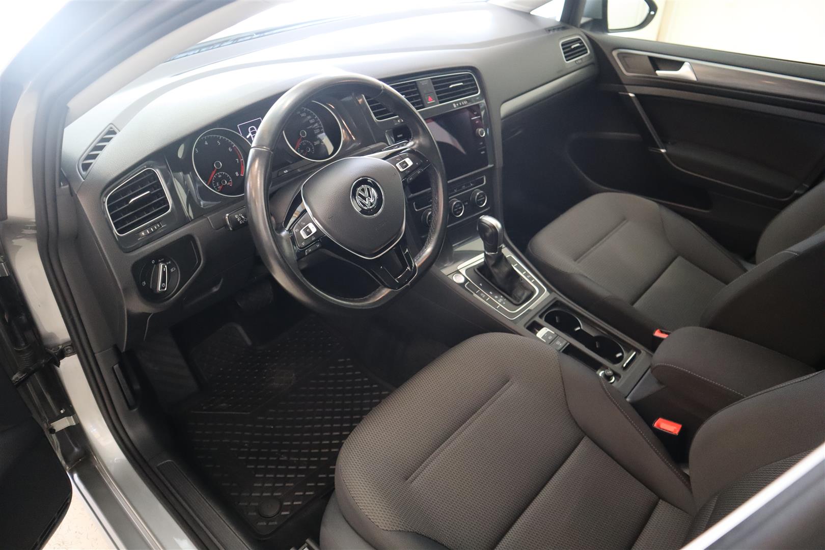 VOLKSWAGEN Golf 2017