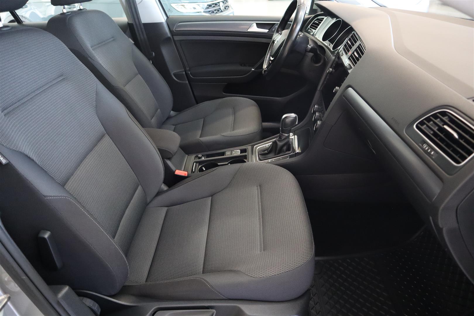 VOLKSWAGEN Golf 2017