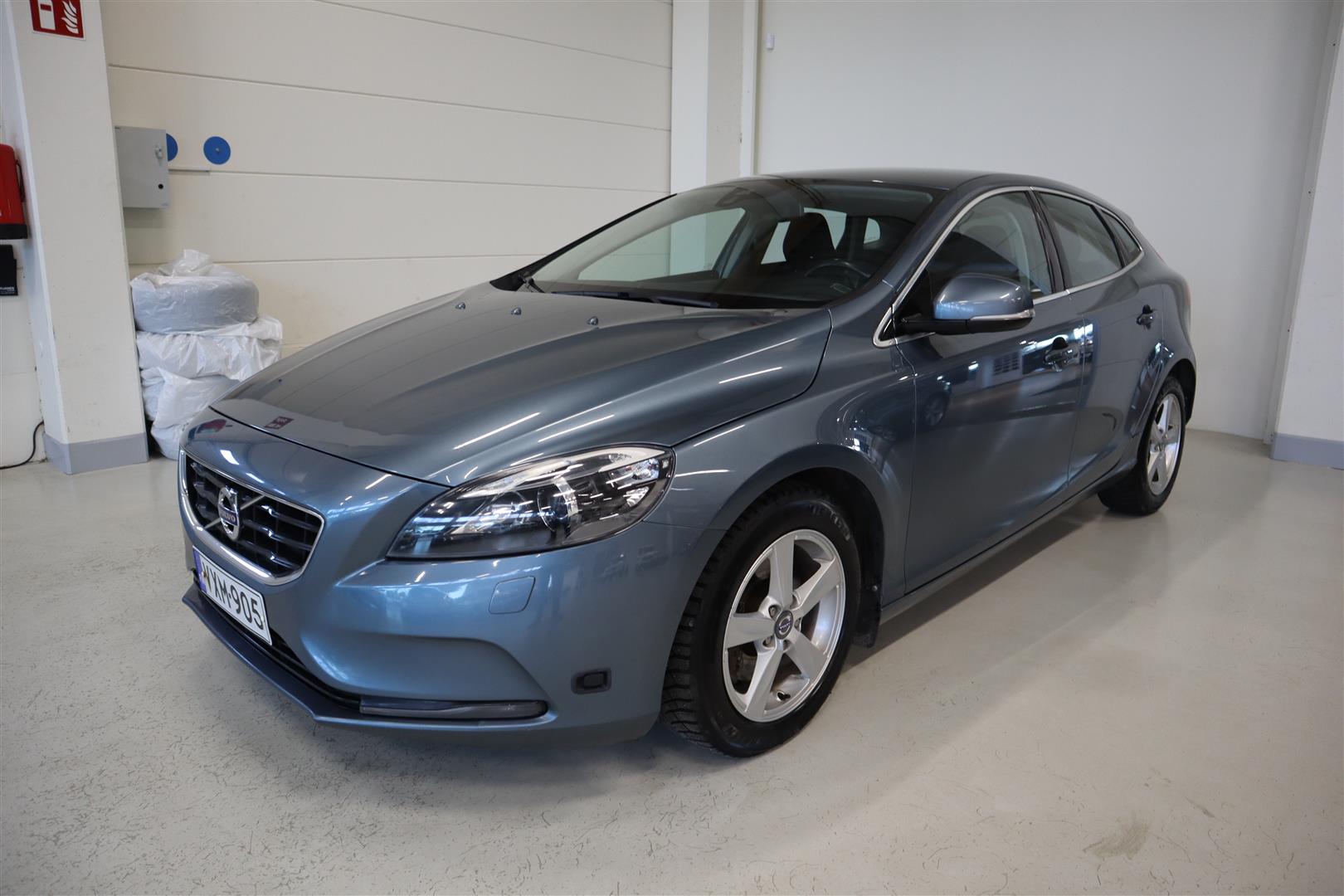 VOLVO V40 2014