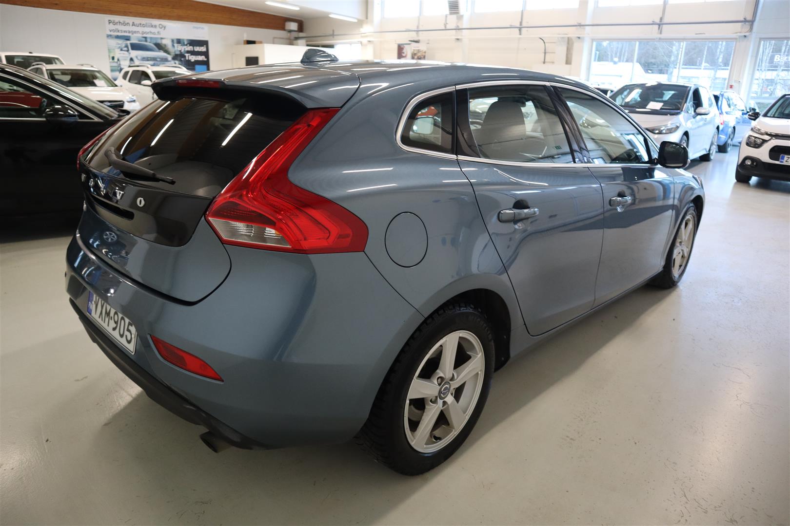 VOLVO V40 2014