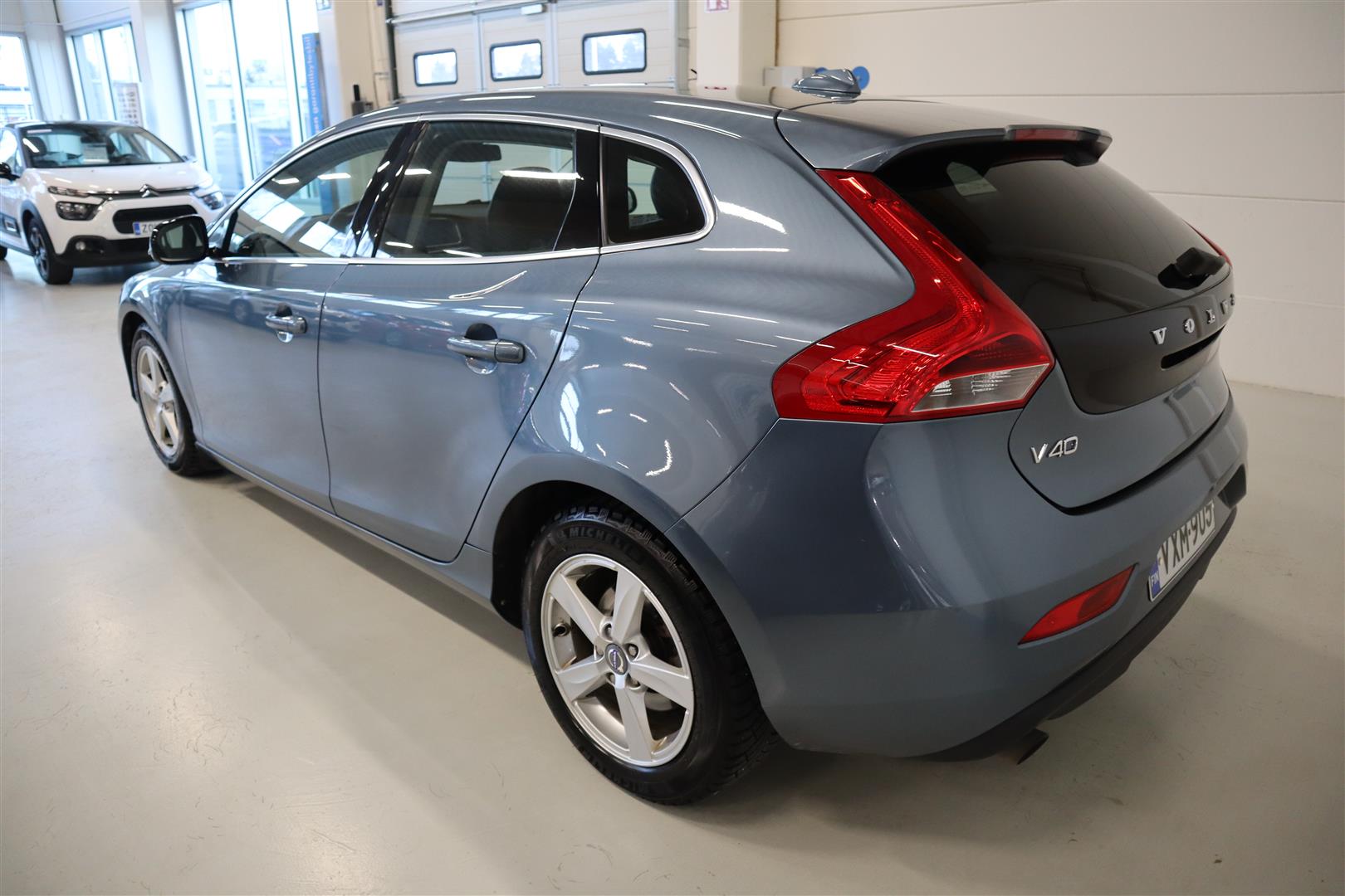 VOLVO V40 2014