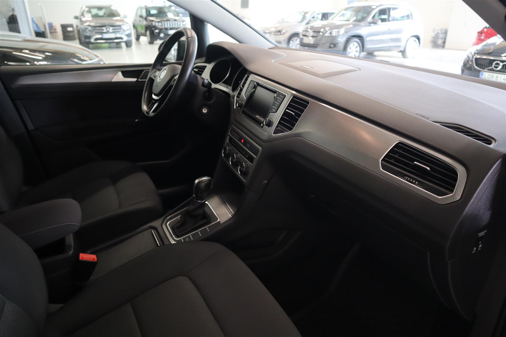 VOLKSWAGEN Golf Sportsvan 2015