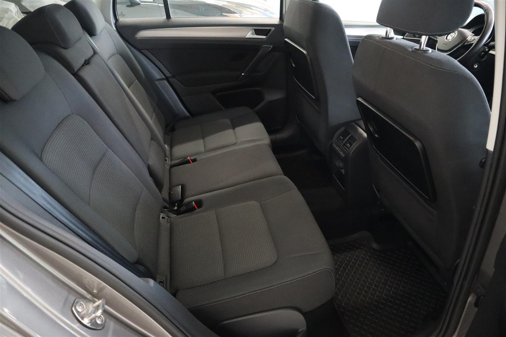 VOLKSWAGEN Golf Sportsvan 2015