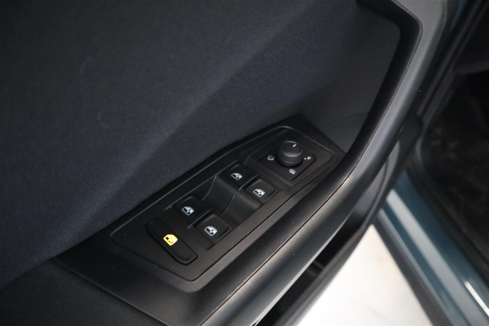 VOLKSWAGEN T-Roc 2024
