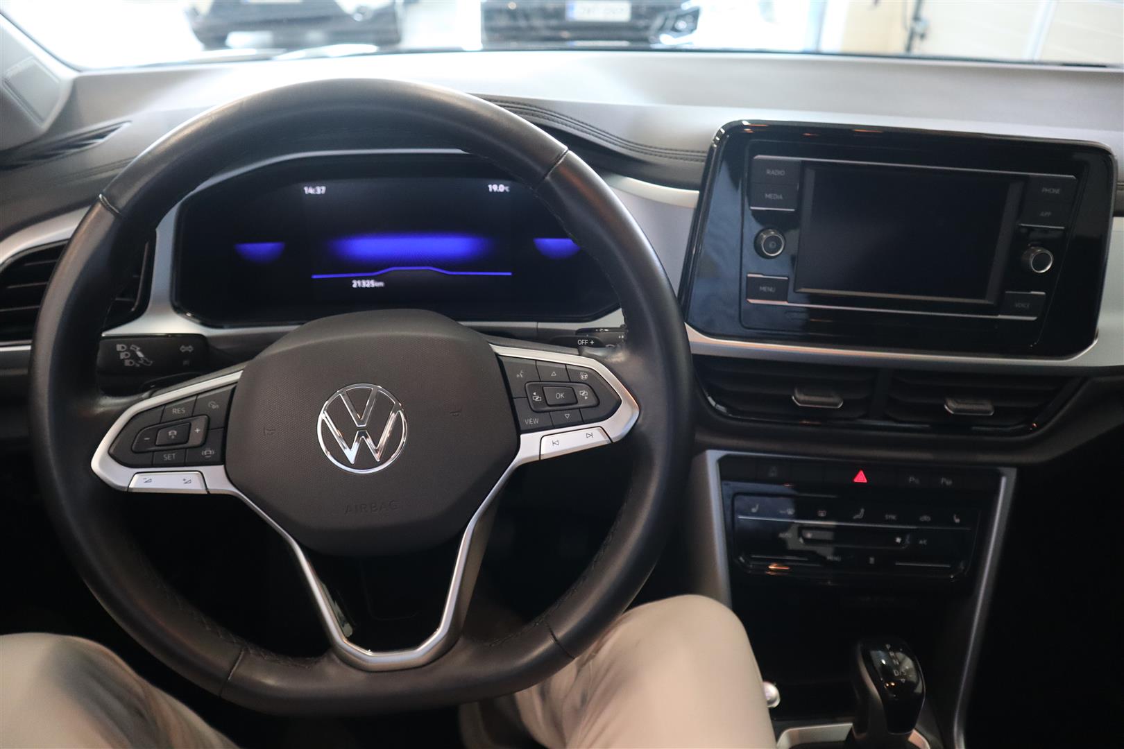VOLKSWAGEN T-Roc 2024