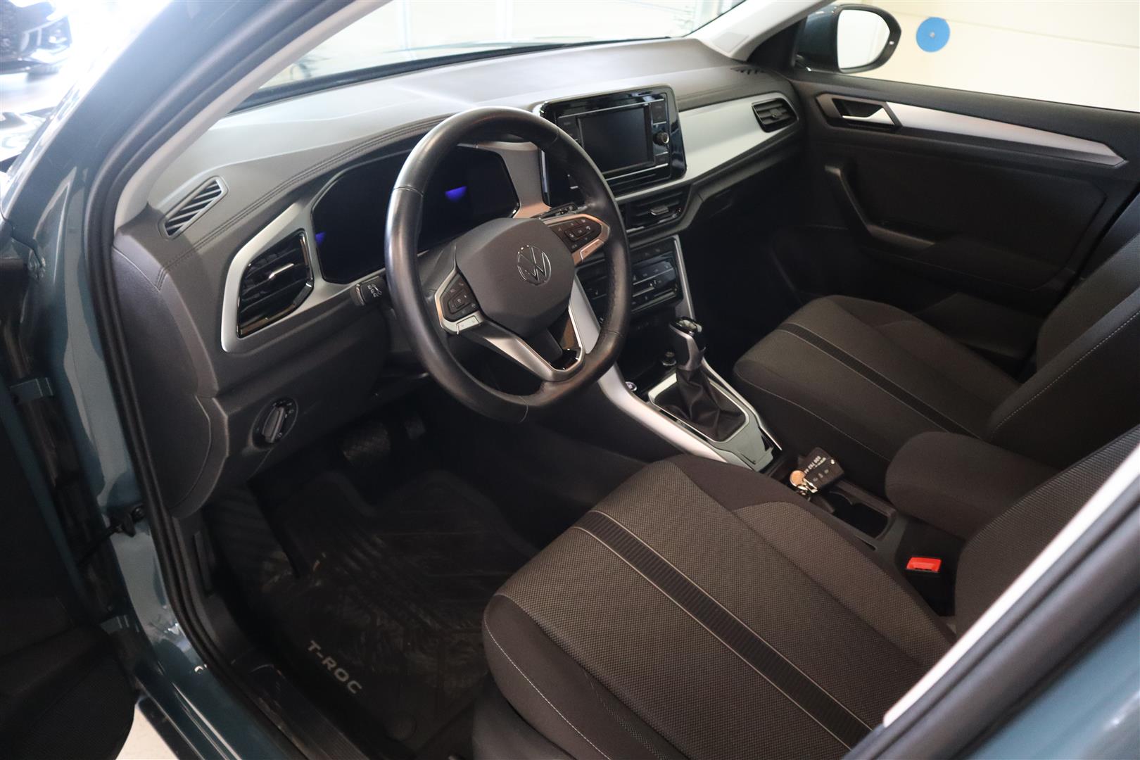 VOLKSWAGEN T-Roc 2024