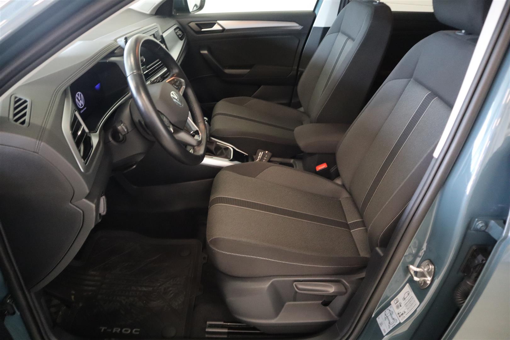 VOLKSWAGEN T-Roc 2024