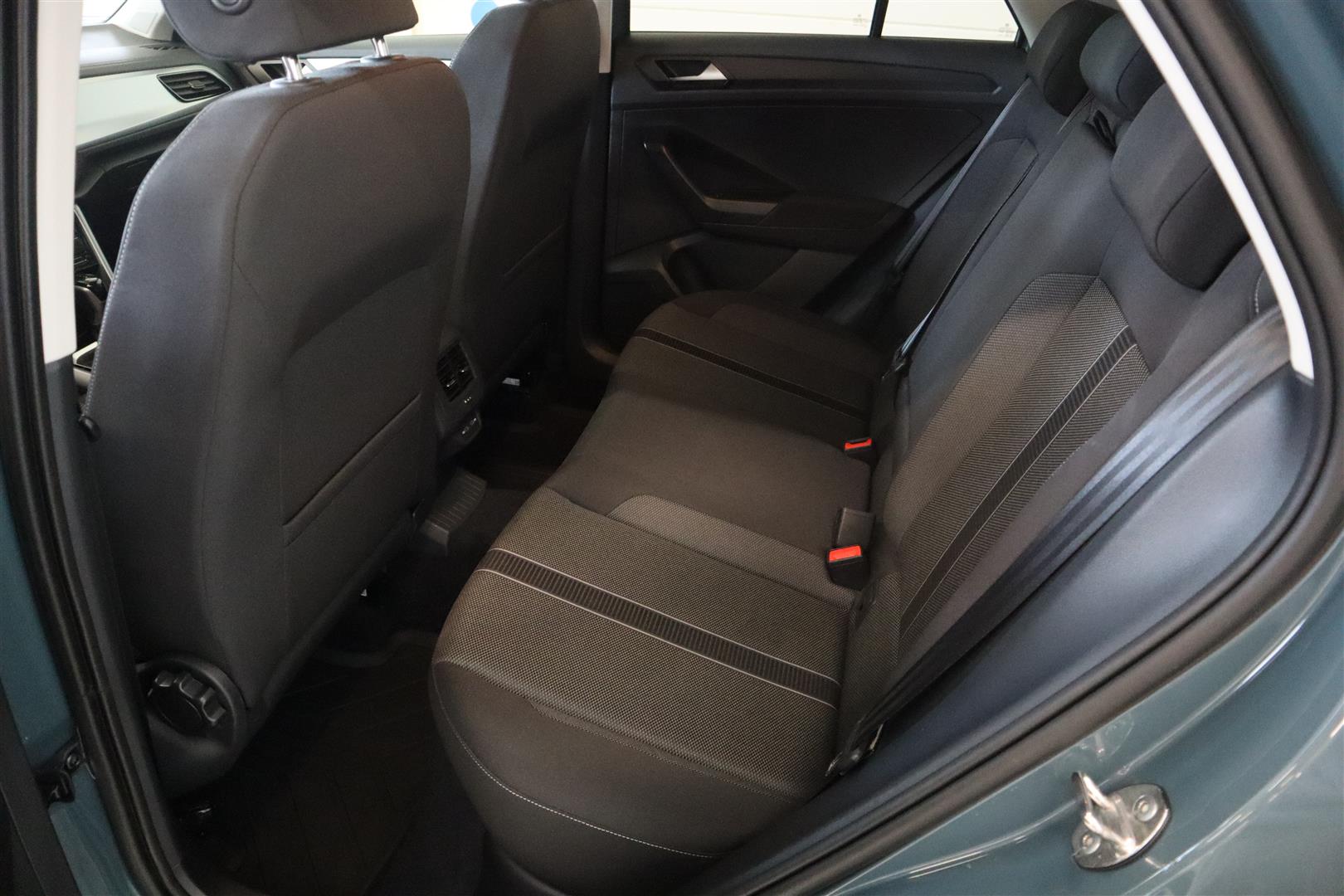 VOLKSWAGEN T-Roc 2024
