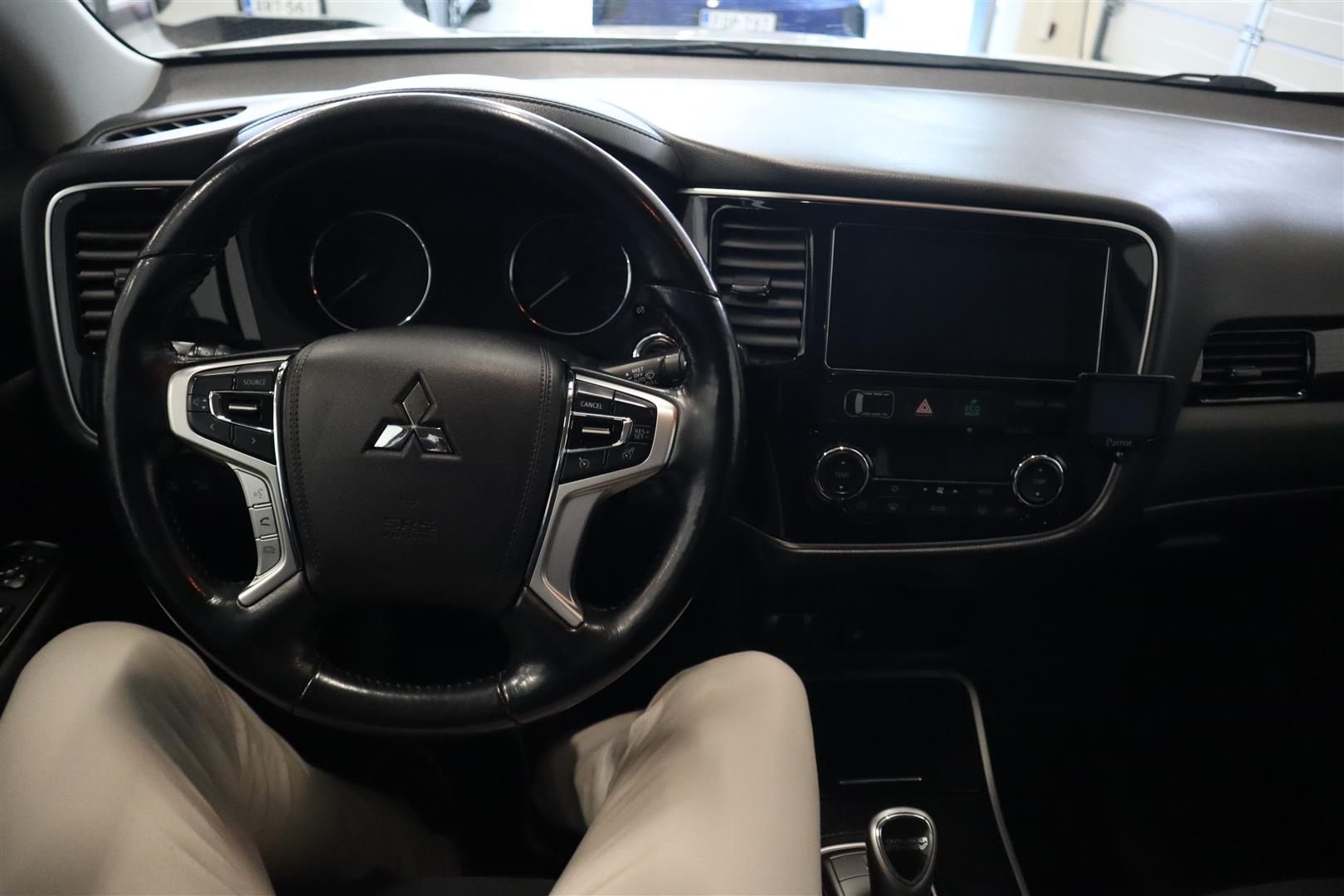 MITSUBISHI Outlander 2017