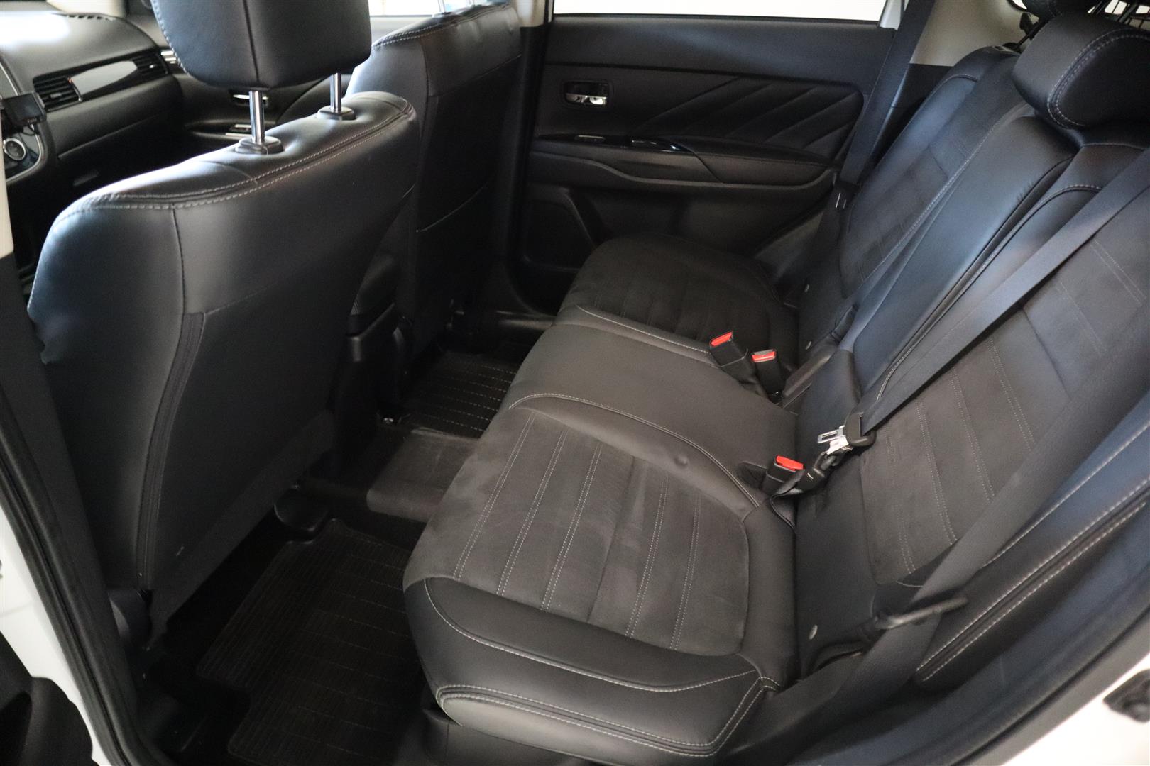 MITSUBISHI Outlander 2017