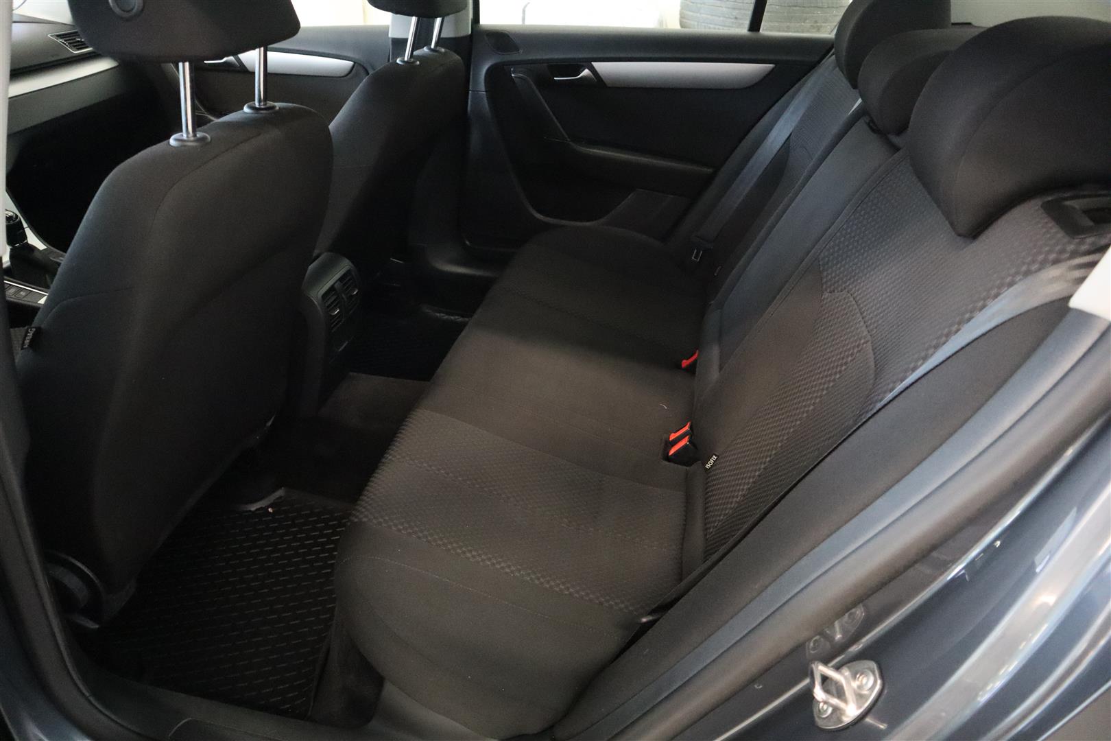 VOLKSWAGEN Passat 2014