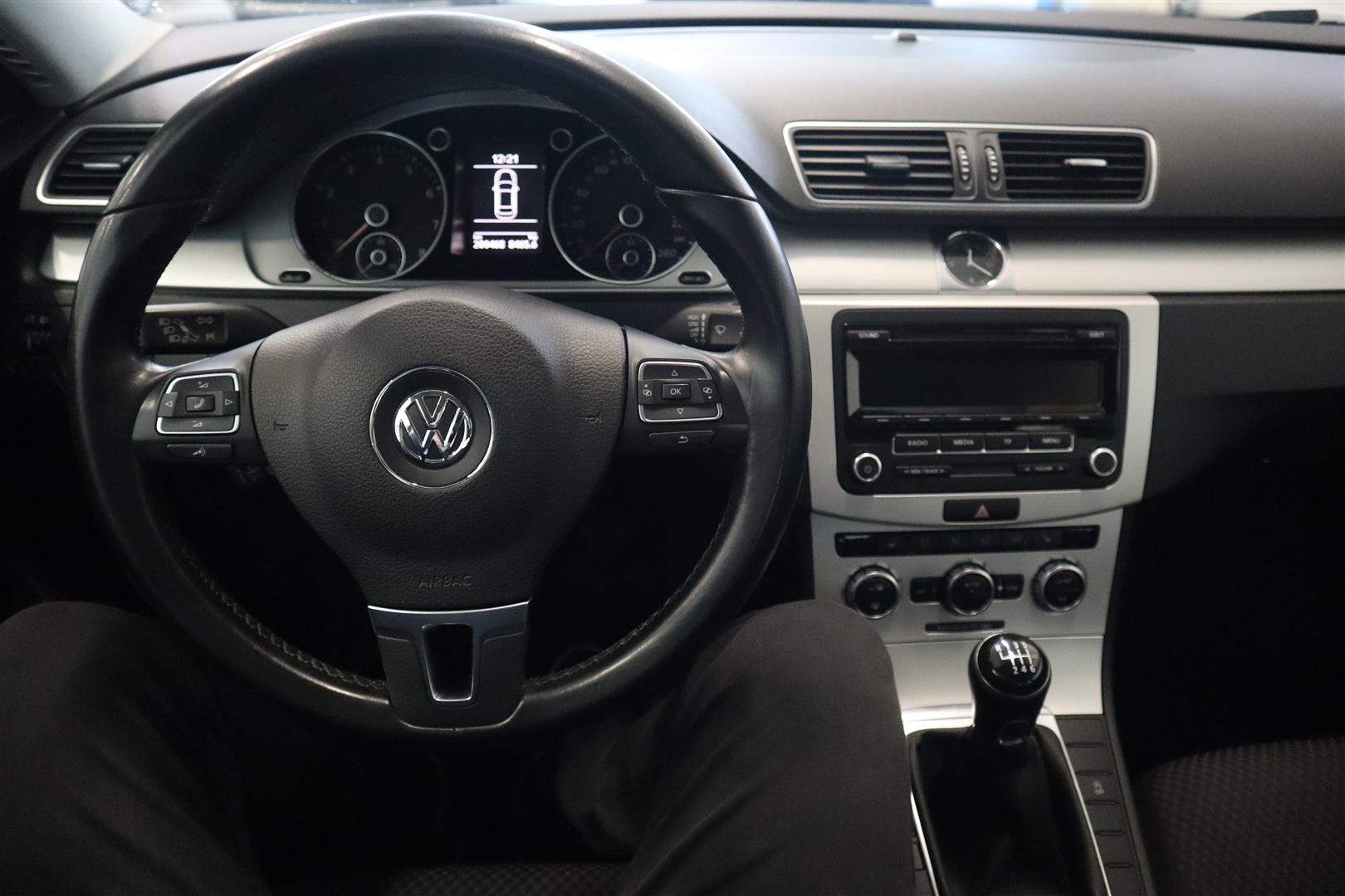 VOLKSWAGEN Passat 2014