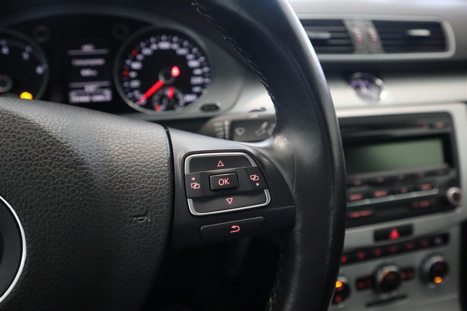 VOLKSWAGEN Passat 2014