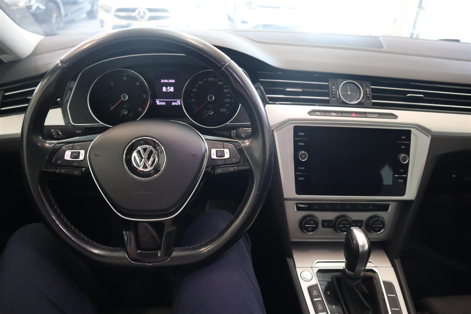 VOLKSWAGEN Passat 2018