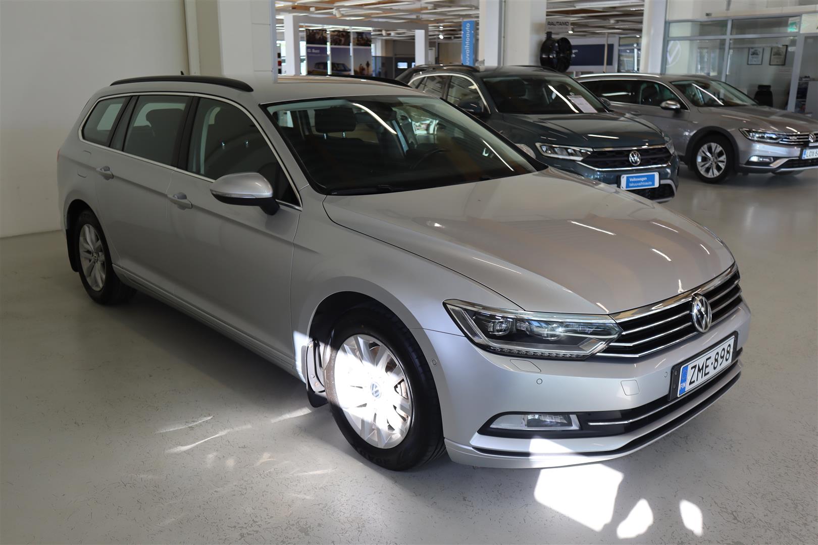VOLKSWAGEN Passat 2018