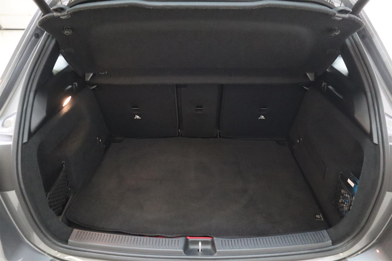 MERCEDES-BENZ B 2021