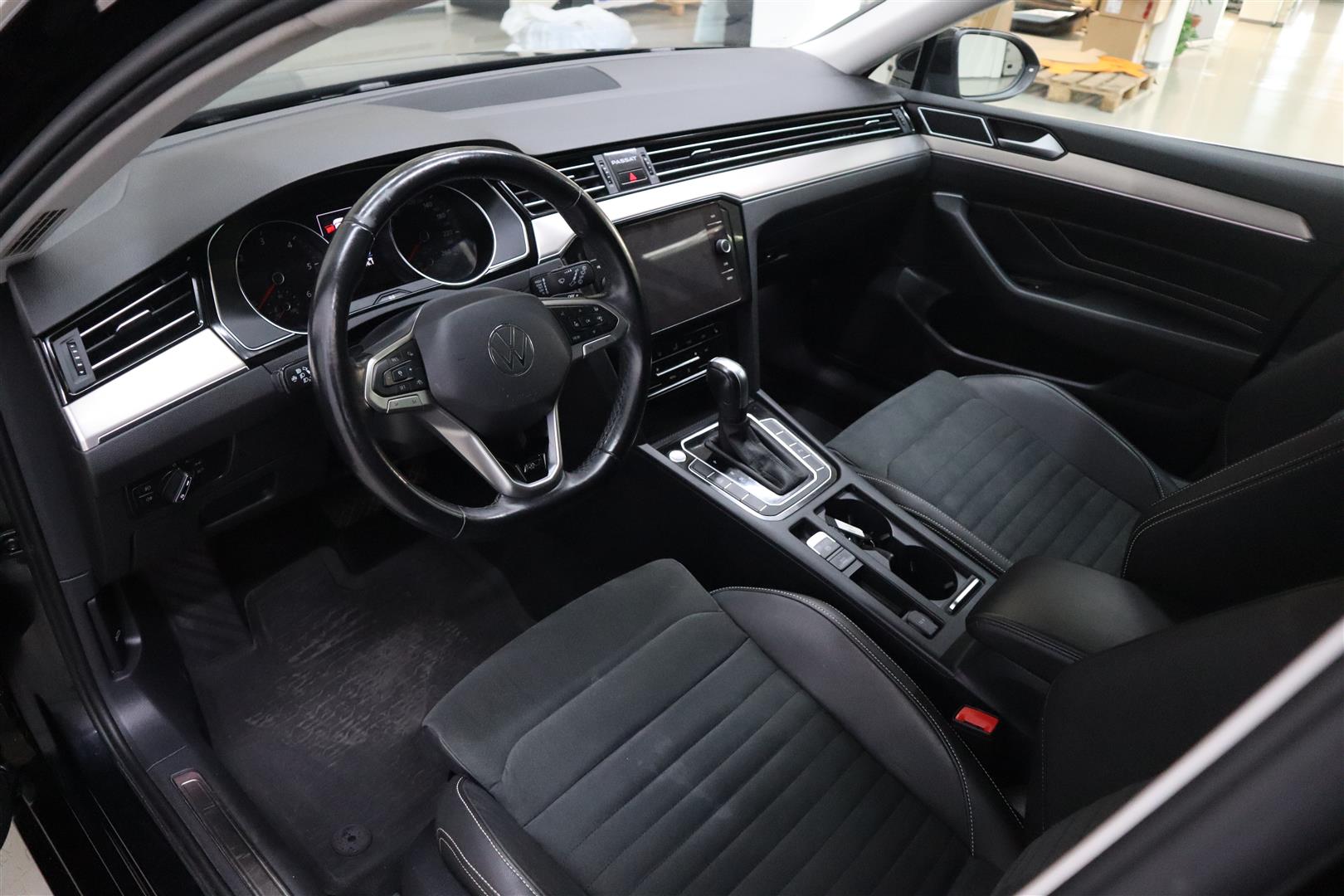 VOLKSWAGEN Passat 2022
