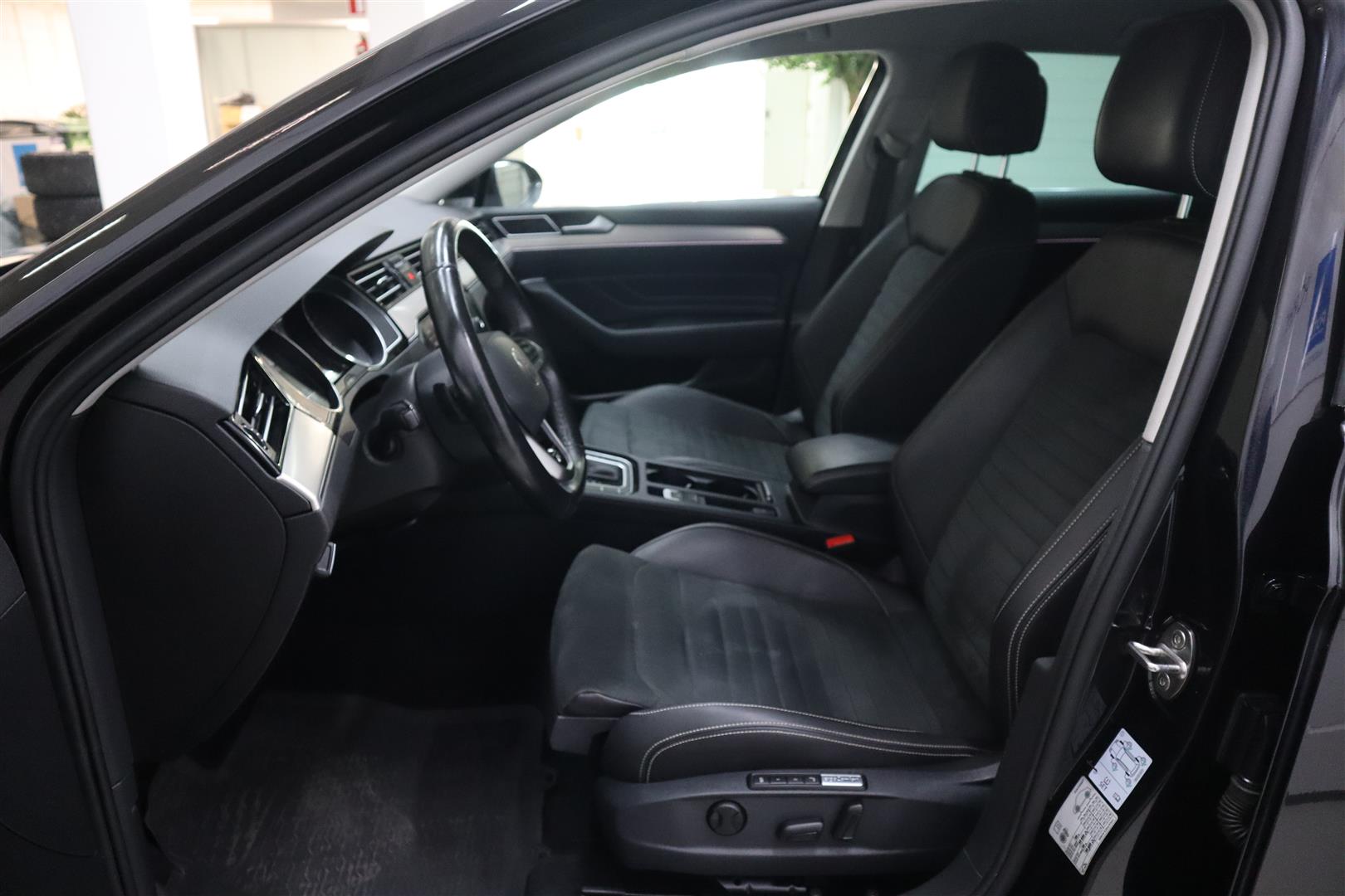 VOLKSWAGEN Passat 2022