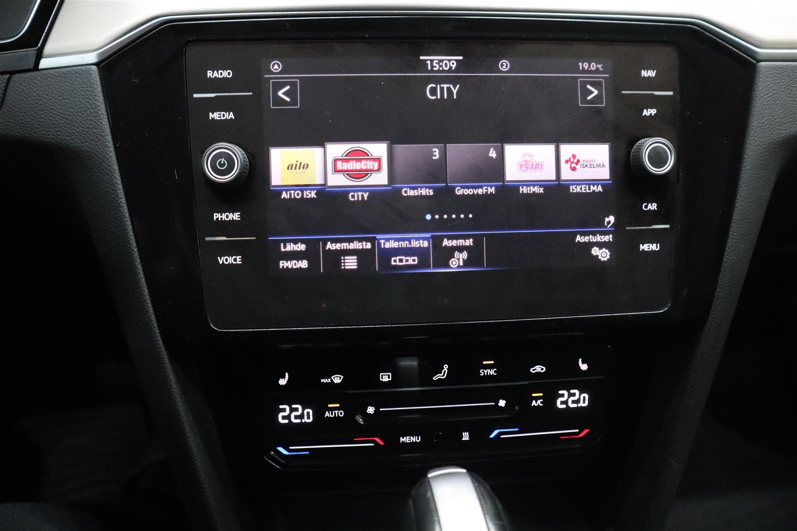 VOLKSWAGEN Passat 2022