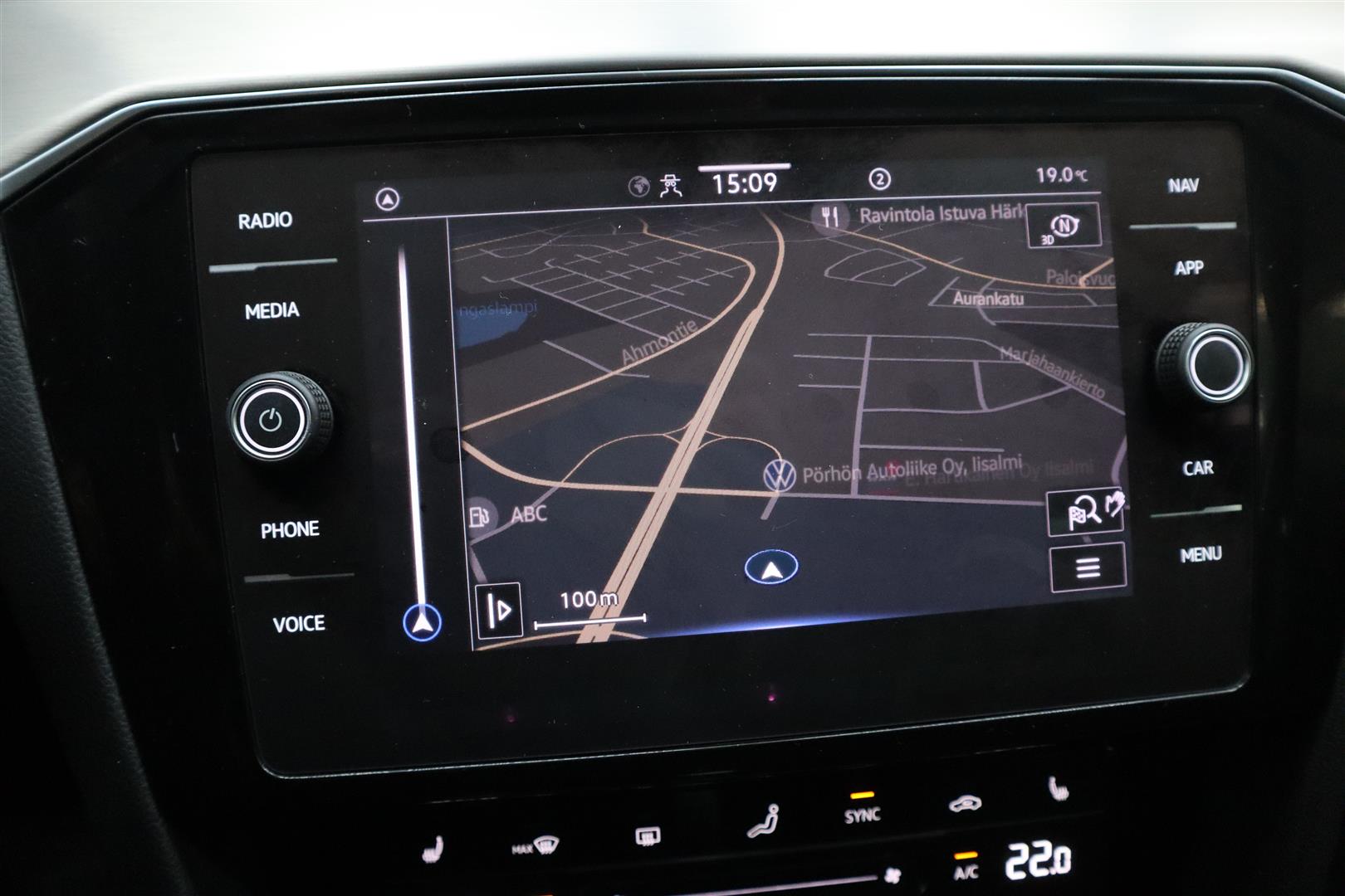 VOLKSWAGEN Passat 2022