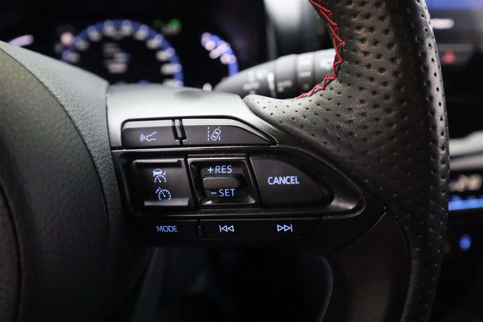 TOYOTA Yaris Cross 2023