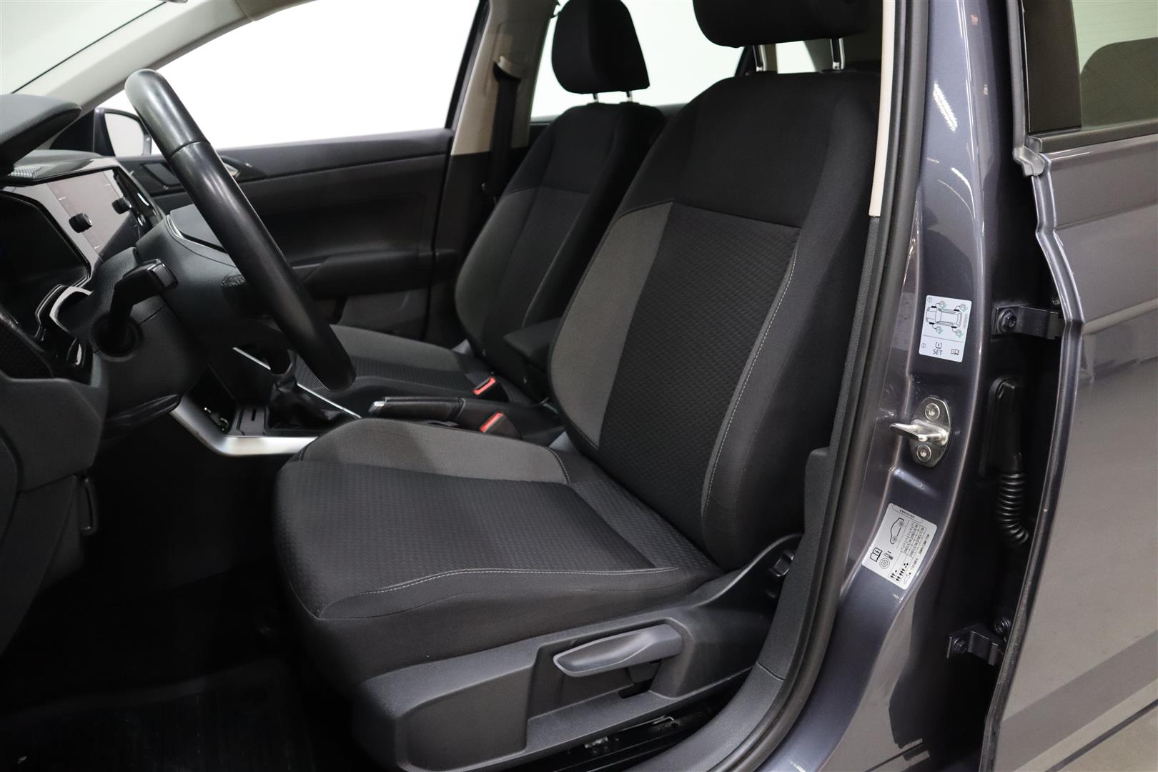 VOLKSWAGEN Polo 2022