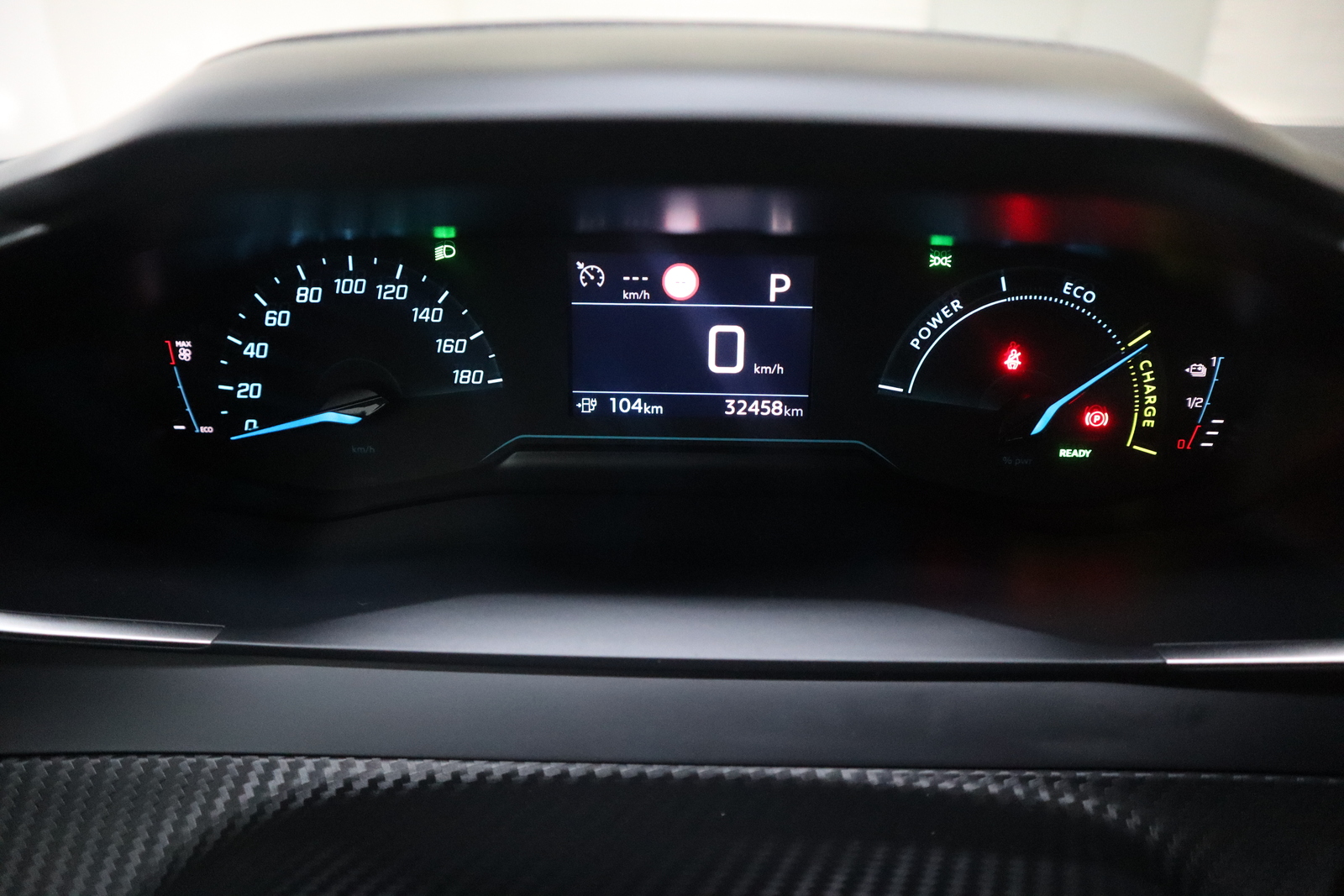 Peugeot e-2008 2023