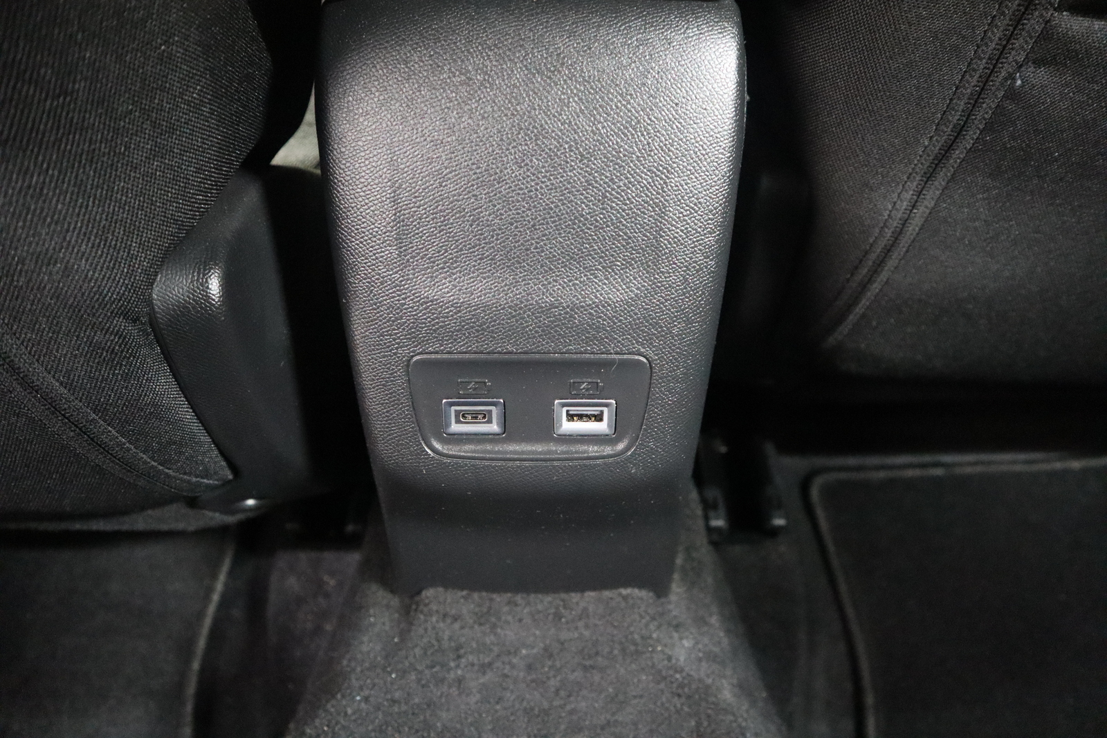 Peugeot e-2008 2023