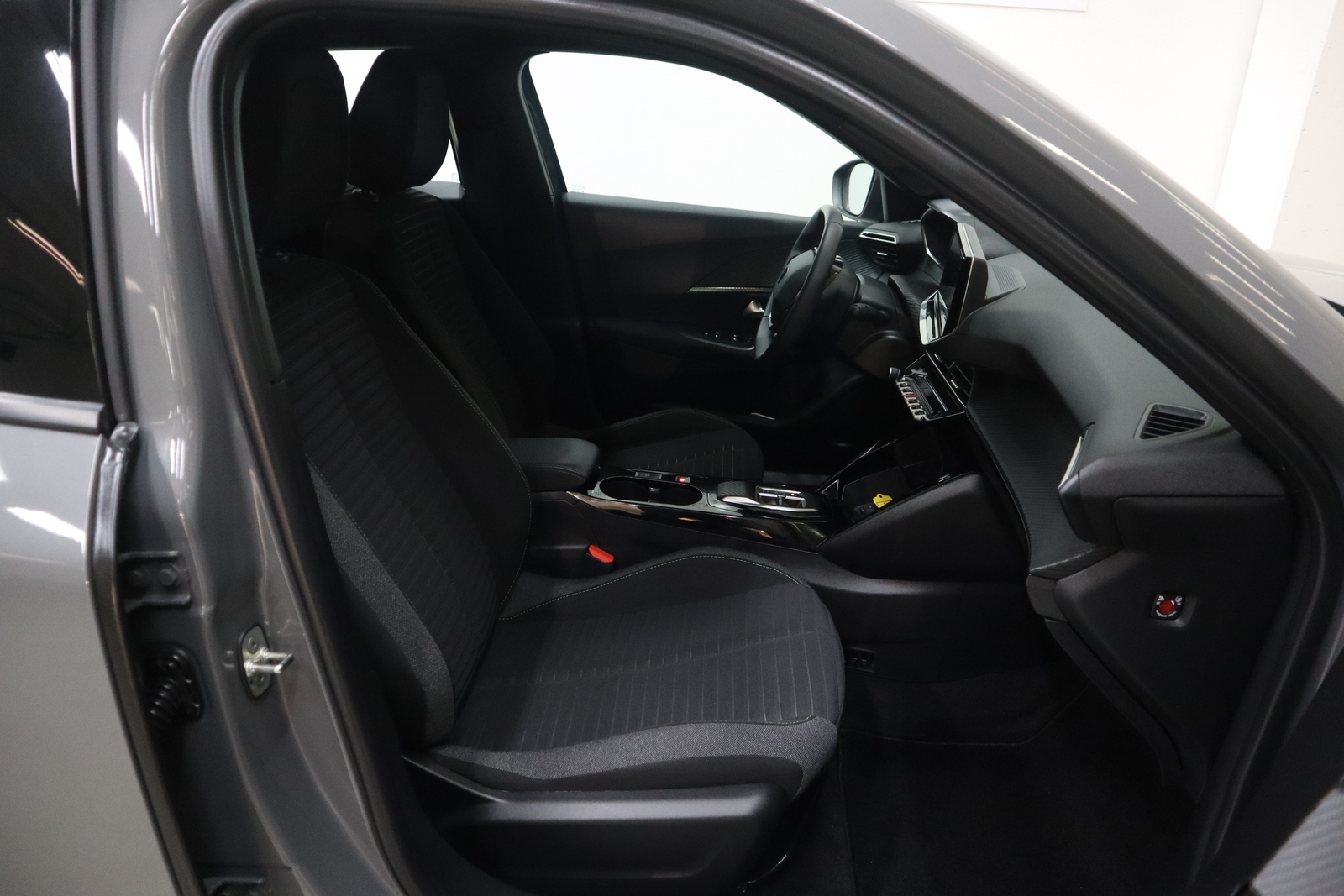 Peugeot e-2008 2023