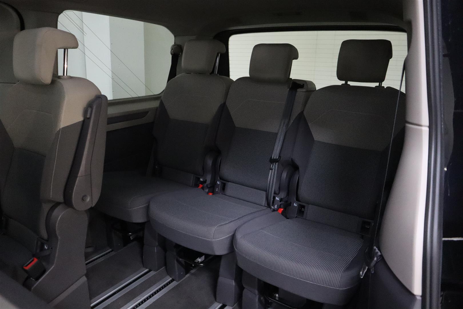 VOLKSWAGEN Multivan 2022
