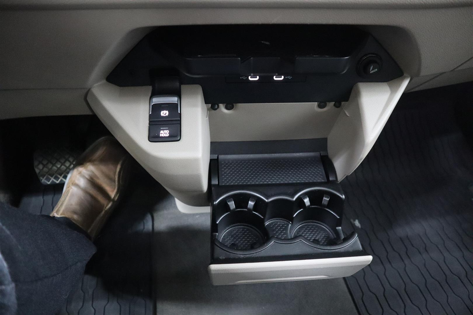 VOLKSWAGEN Multivan 2022
